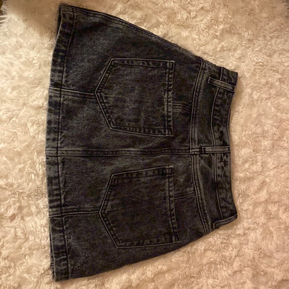 Abercrombie & Fitch Black Denim Skirt - Picture 2 of 3
